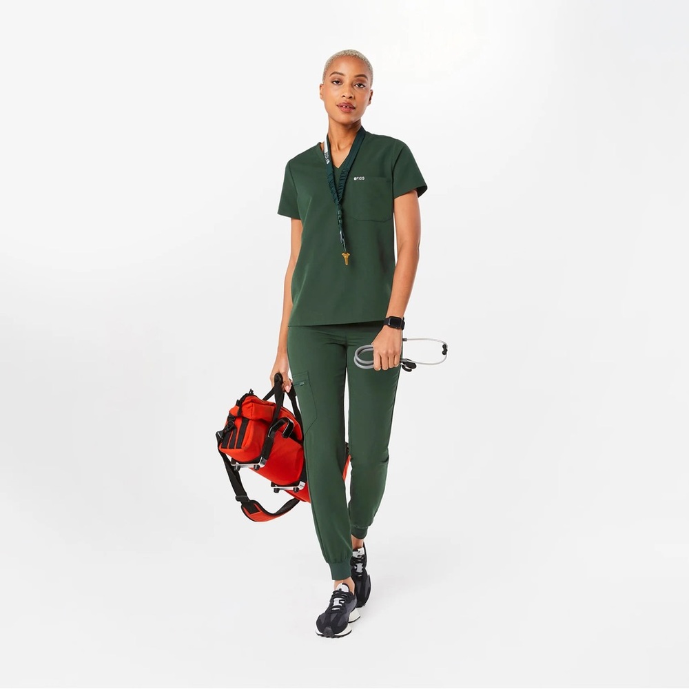 Figs Women's Catarina scrub top